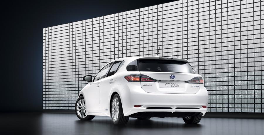  Lexus CT200h 2010 года  (фото 41 из 266)